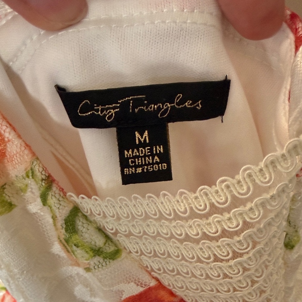 City Triangles White Dress with Coral Floral Print - Picture 4 of 6
